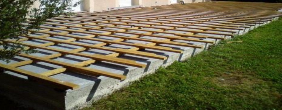 Terrasse bois sur sol dalle béton existante : DECKiBOIS : conseil de pose d'une terrasse en bois sur sol dalle béton existante