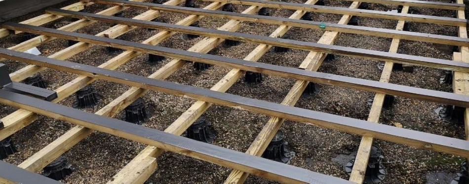 DECKiBOIS : conseil de pose d'une terrasse en bois sur sol plat et stable DECKiBOIS : conseil de pose d'une terrasse en bois sur sol plat et stable
