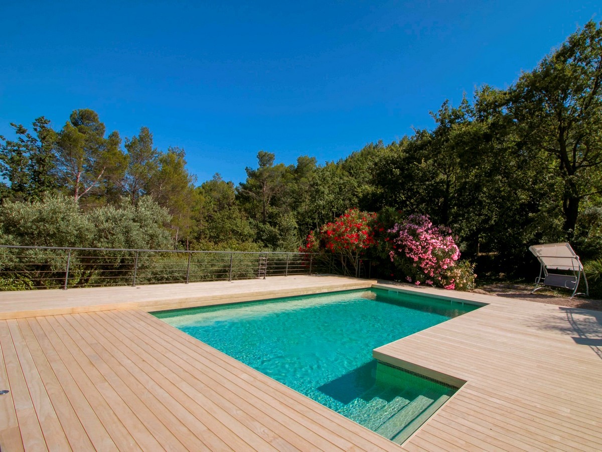 DECKiBOIS commercialise les lames de terrasse en ACCOYA avec le concept GRAD