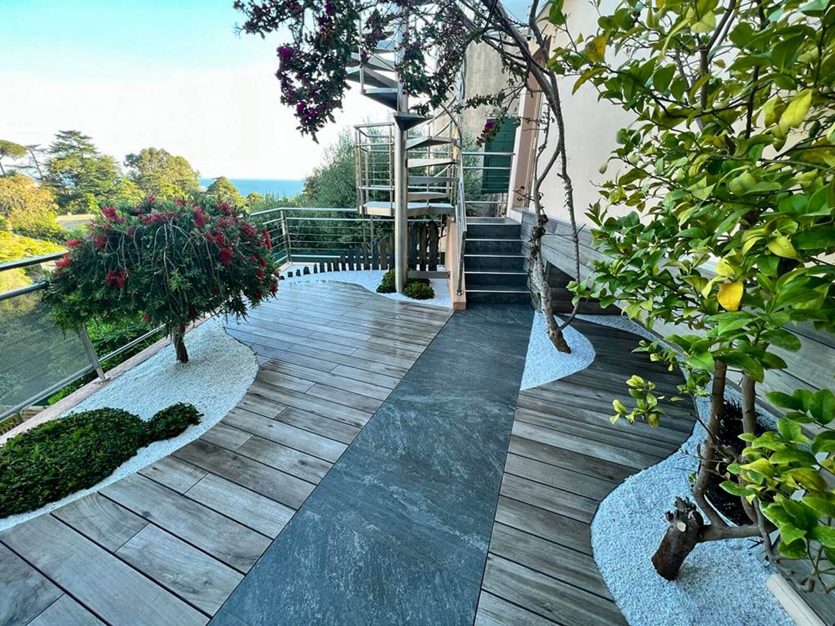 DECKiBOIS présente 1 réalisation en lames de terrasse en céramique DEX coloris HAZEL de chez GRAD