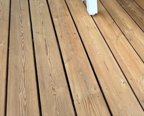 DECKiBOIS présente et commercialise des lames de terrasse en pin du nord choix us