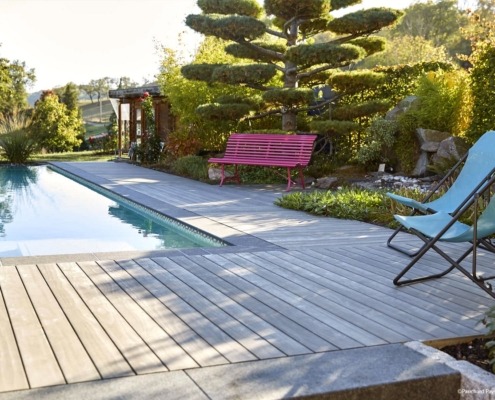 DECKiBOIS présente les lames de terrasse en ACCOYA gris teinté dans la masse avec le concept GRAD
