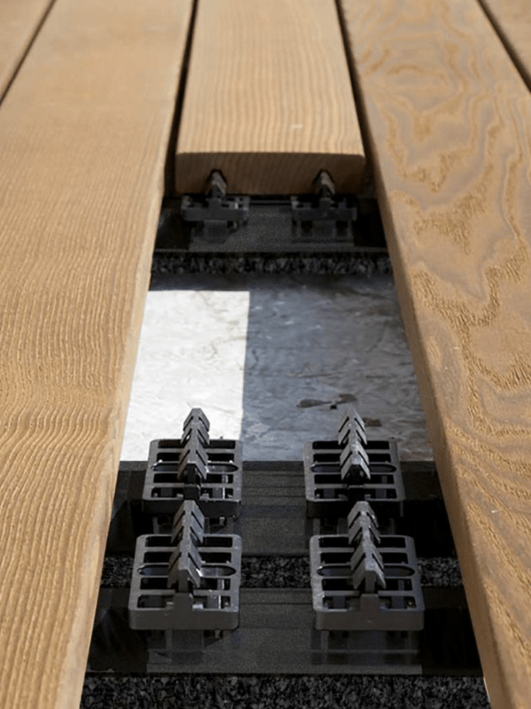 DECKiBOIS présente les lames de terrasse Thermofrêne Grad flat rail DECKiBOIS présente les lames de terrasse Thermofrêne Grad flat rail