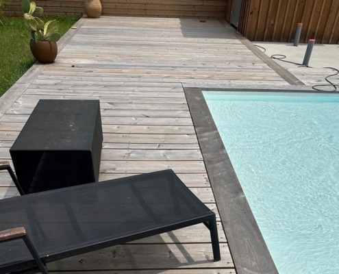 DECKiBOIS présente une margelle en ipé qui a grisé au soleil