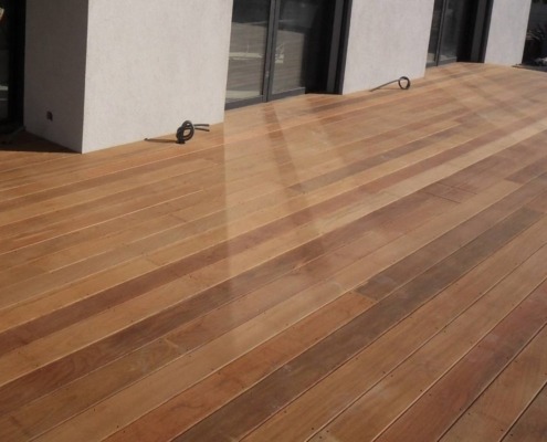DECKiBOIS propose et commercialise des lames de terrasse en Ipé 21 x 145mm à visser