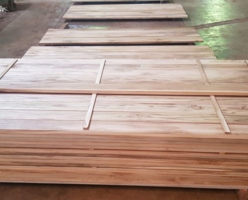 lames de terrasse en stock en teck 120 mm sur système de fixation grad