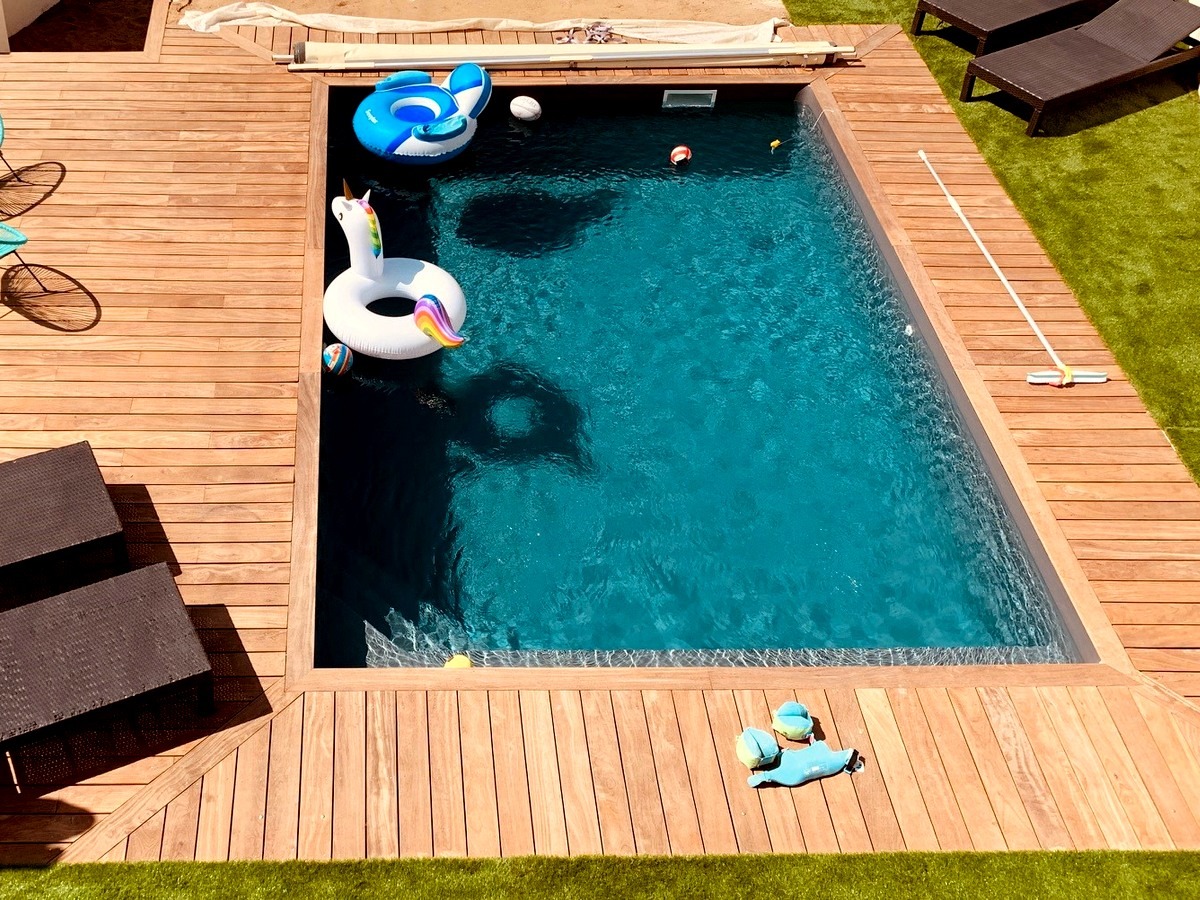 Une terrasse en CUMARU peut être un ajout magnifique à votre maison