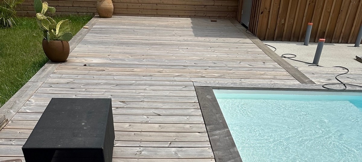 DECKiBOIS présente et commercialise des margelles de piscine en bois exotique Ipé DECKiBOIS présente et commercialise des margelles de piscine en bois exotique Ipé