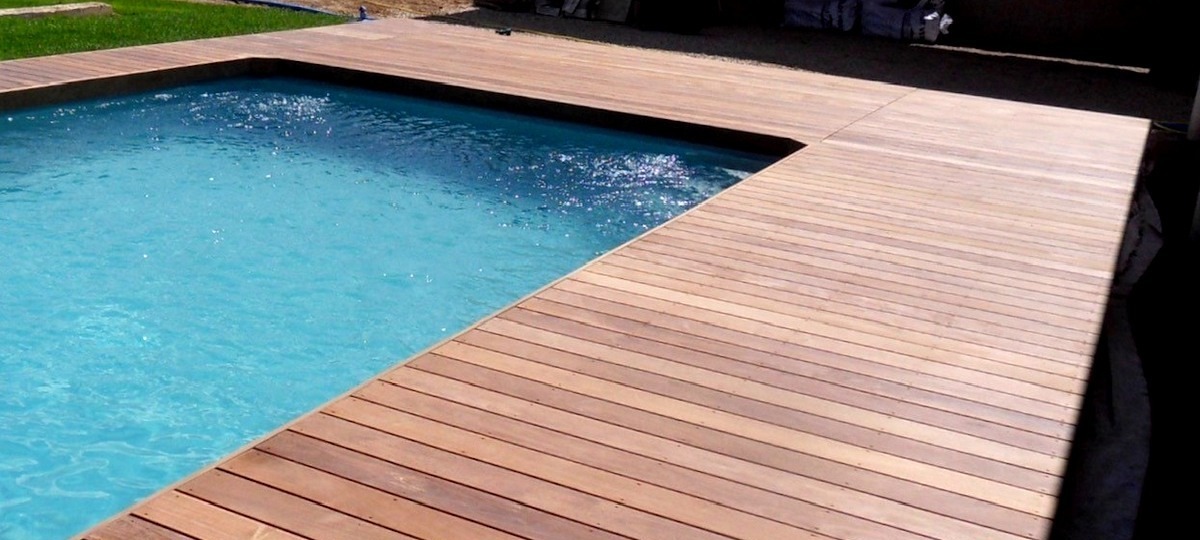 Construction d'une terrasse sur le Bassin d'Arcachon en Aquitaine (Ipé bois exotique) Construction d'une terrasse sur le Bassin d'Arcachon en Aquitaine (Ipé bois exotique)